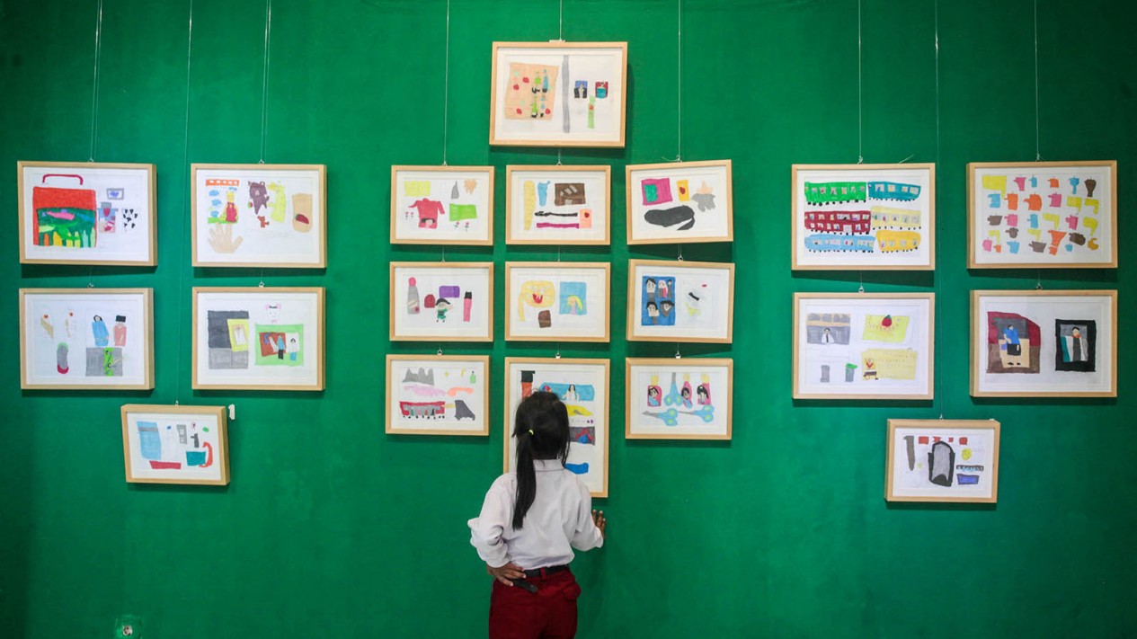 Pameran Lukisan Karya Anak-anak Penyandang Disabilitas - Vlix.id