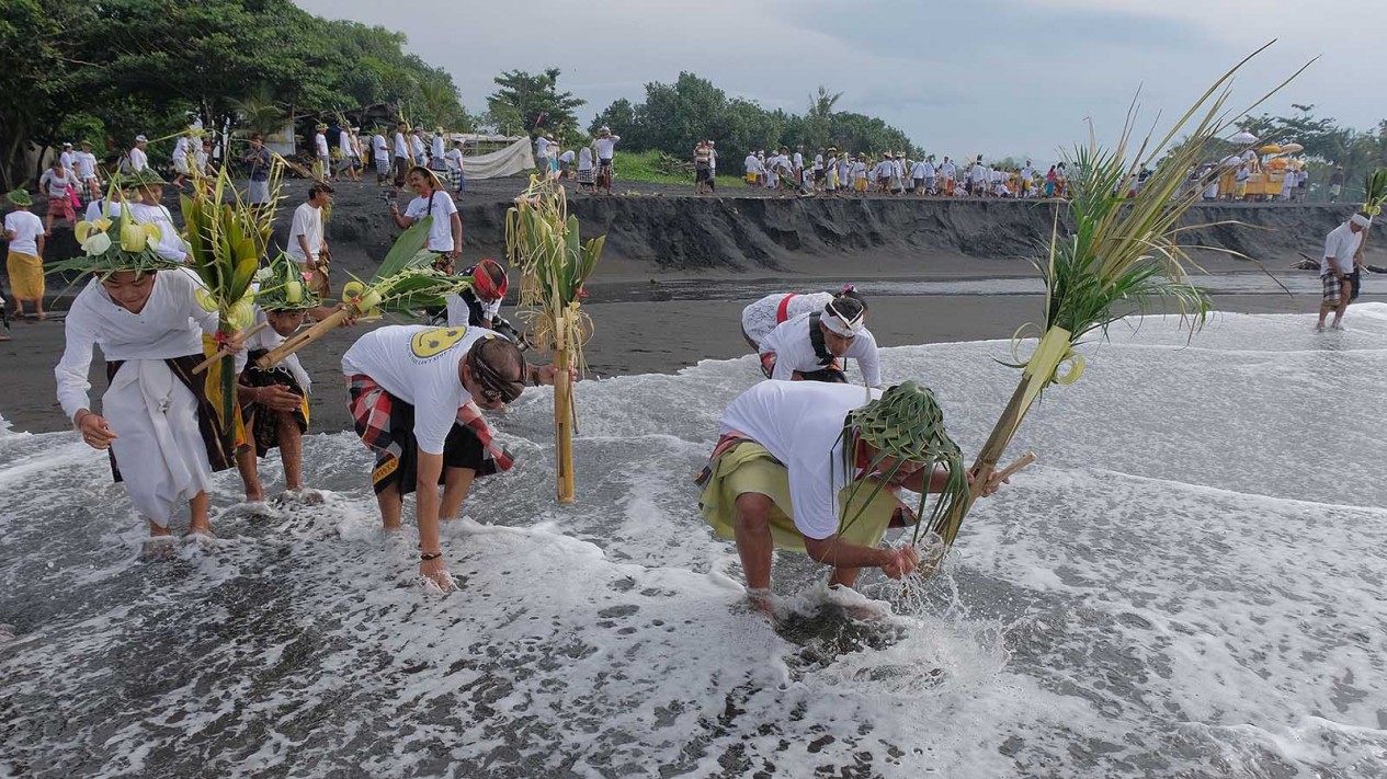 Tradisi Tek  Tekan di Klungkung Bali  Vlix id