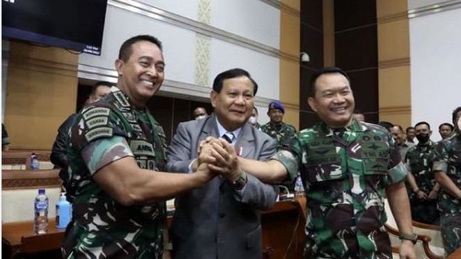 Kompaknya Panglima TNI Andika dengan KSAD Dudung di DPR RI