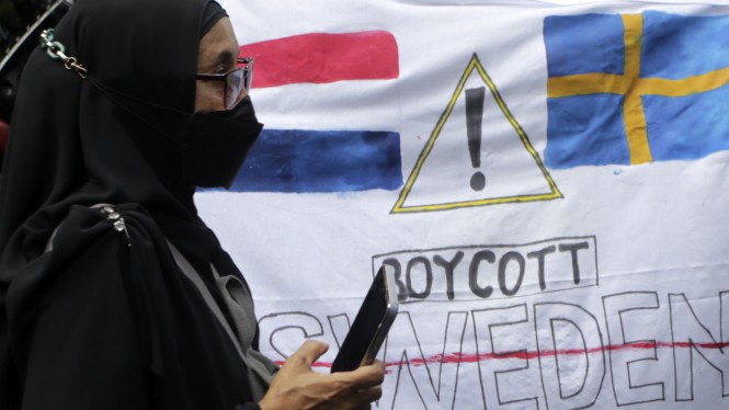 Kecam Aksi Pembakaran Al-Qur'an, Massa Demo Kedubes Swedia