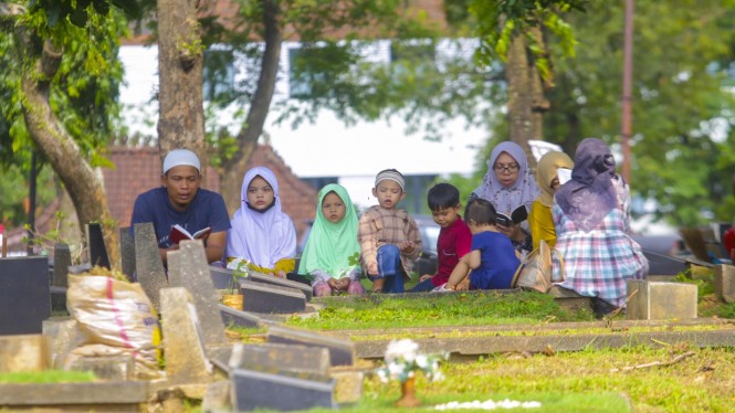 Ziarah Kubur Jelang Puasa Ramadan